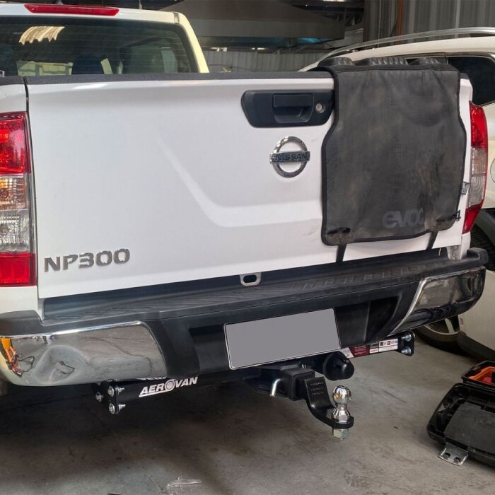 Alternative view of Enganche Americano - Nissan NP300 (Encendido con Llave)
